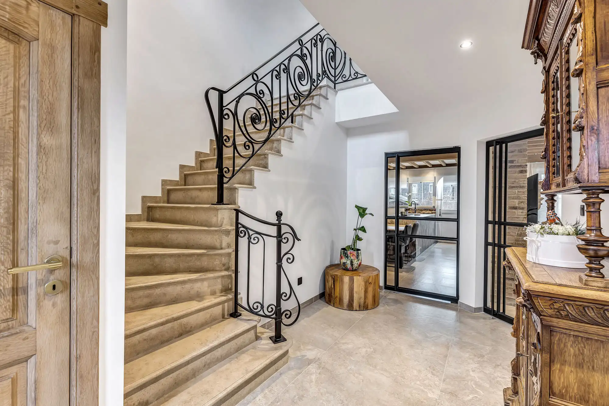 Landelijk stijlvolle villa die recent werd gerenoveerd foto 2