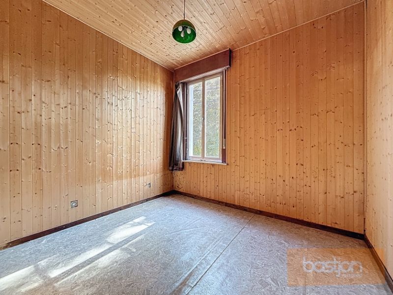 Te renoveren woning met 4 slaapkamers foto 8
