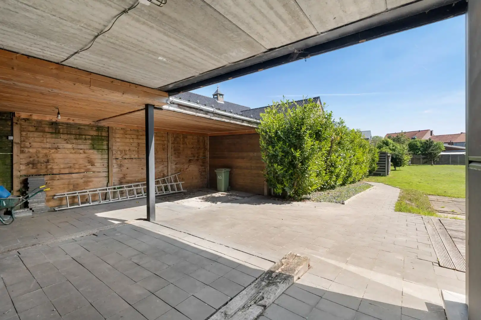 Recente, halfvrijstaande gezinswoning in een moderne bouwstijl op een perceel van 11a06ca! foto 17