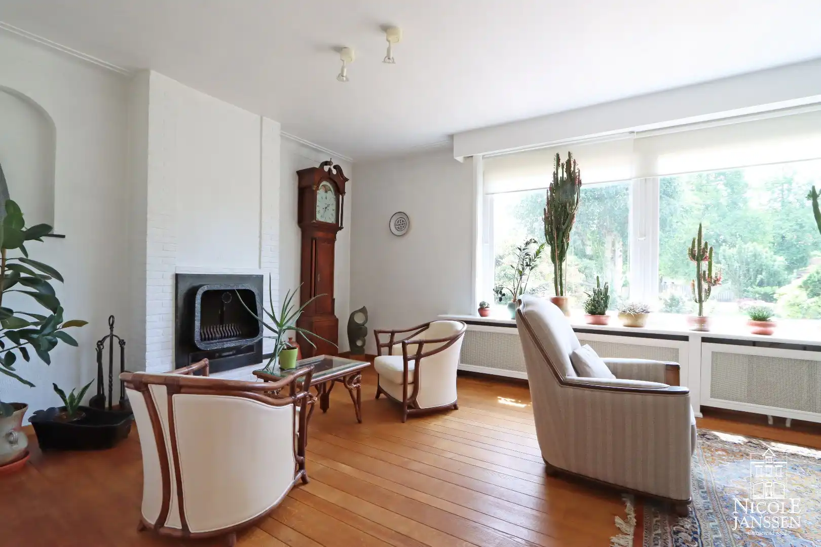 Verrassend ruime gezinswoning met prachtige diepe tuin foto 6