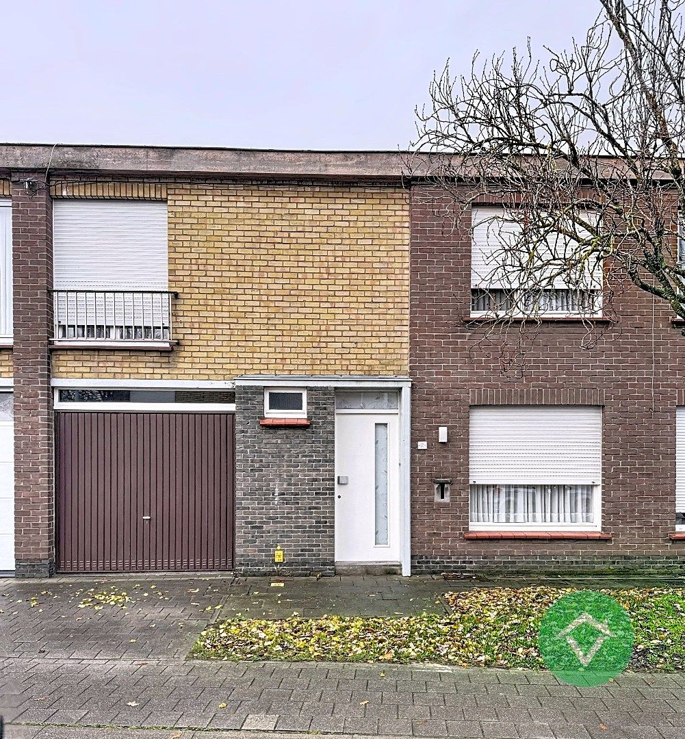 Woning met 4 slaapkamers en garage te Roeselare  foto 2