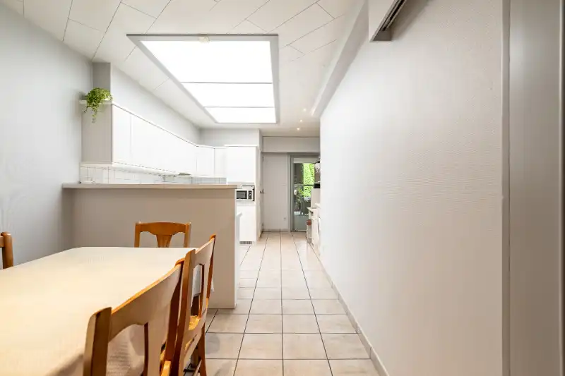 Centraal gelegen ruime woning met 4 slaapkamers. foto 12