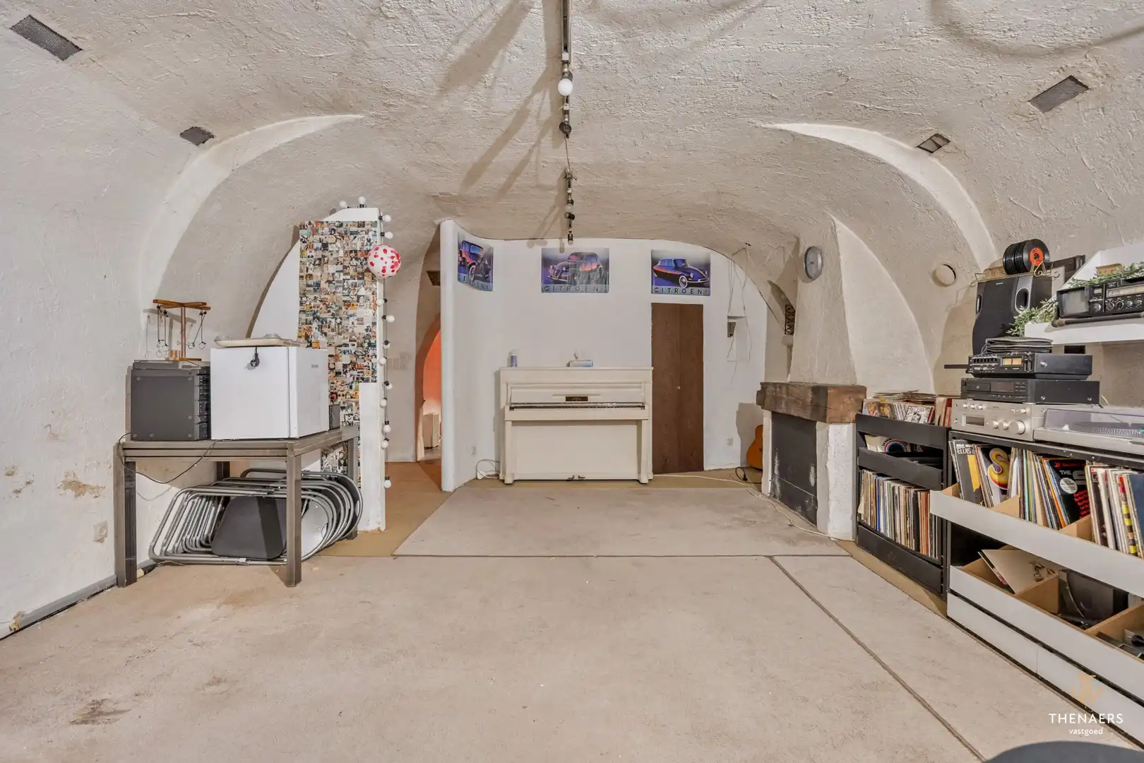 Statige woning met uitzonderlijk veel ruimte, karakter en mogelijkheden pal in het centrum van Sint-Truiden. foto 39