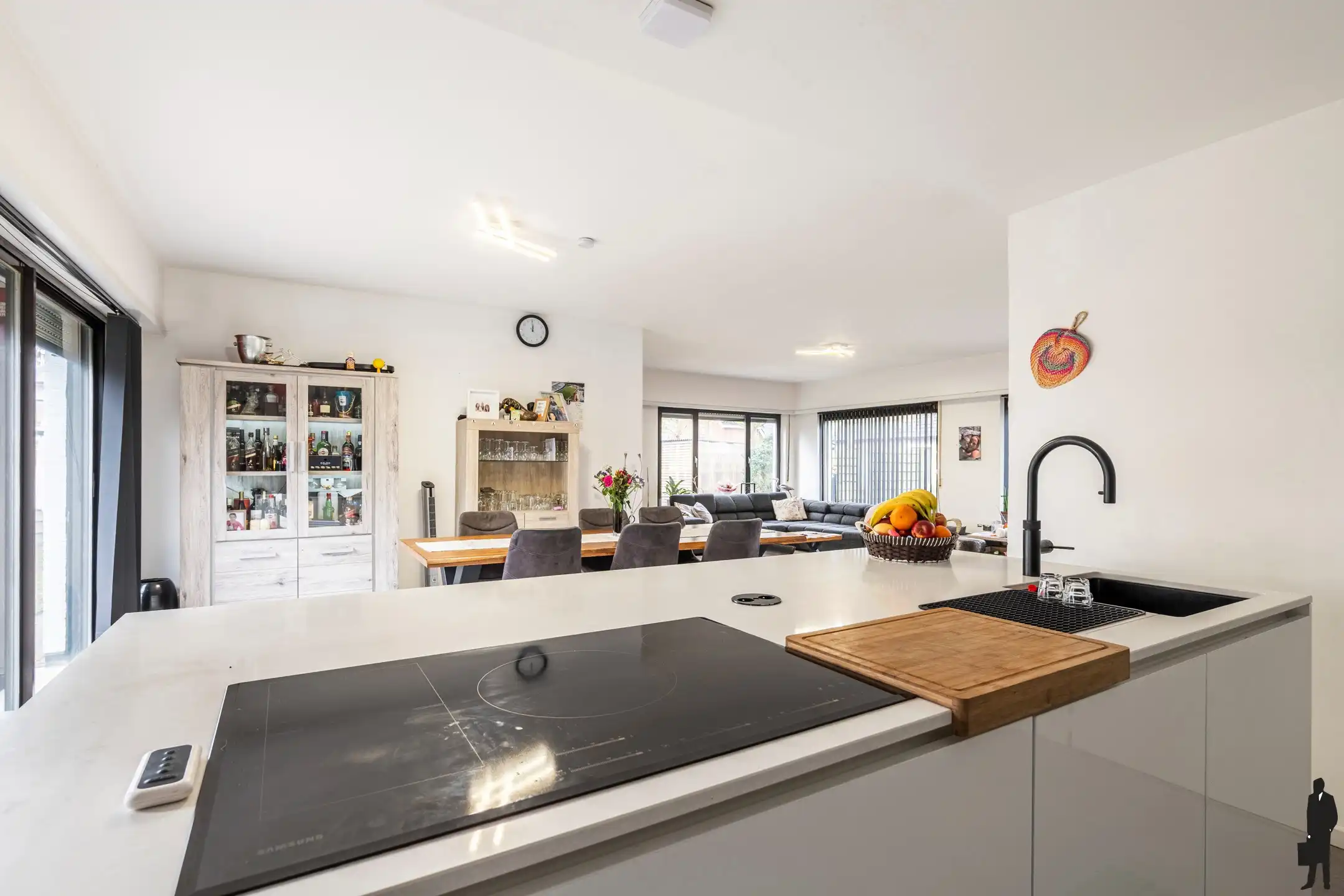 Laagbouwwoning met kelder op hoekperceel van 834m² foto 8