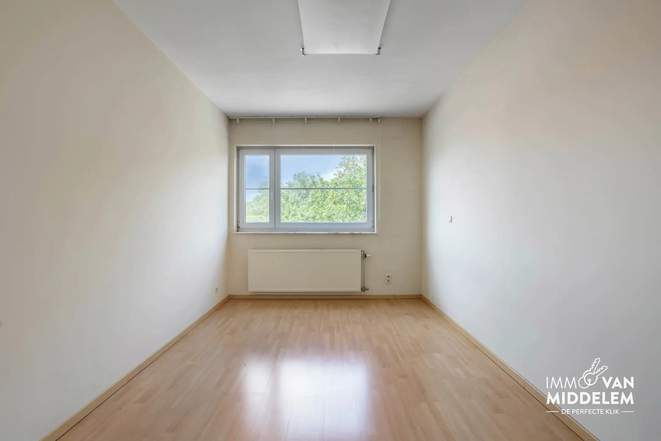 DUPLEXAPPARTEMENT MET 3 SLAAPKAMERS, GARAGE EN BERGING foto 10