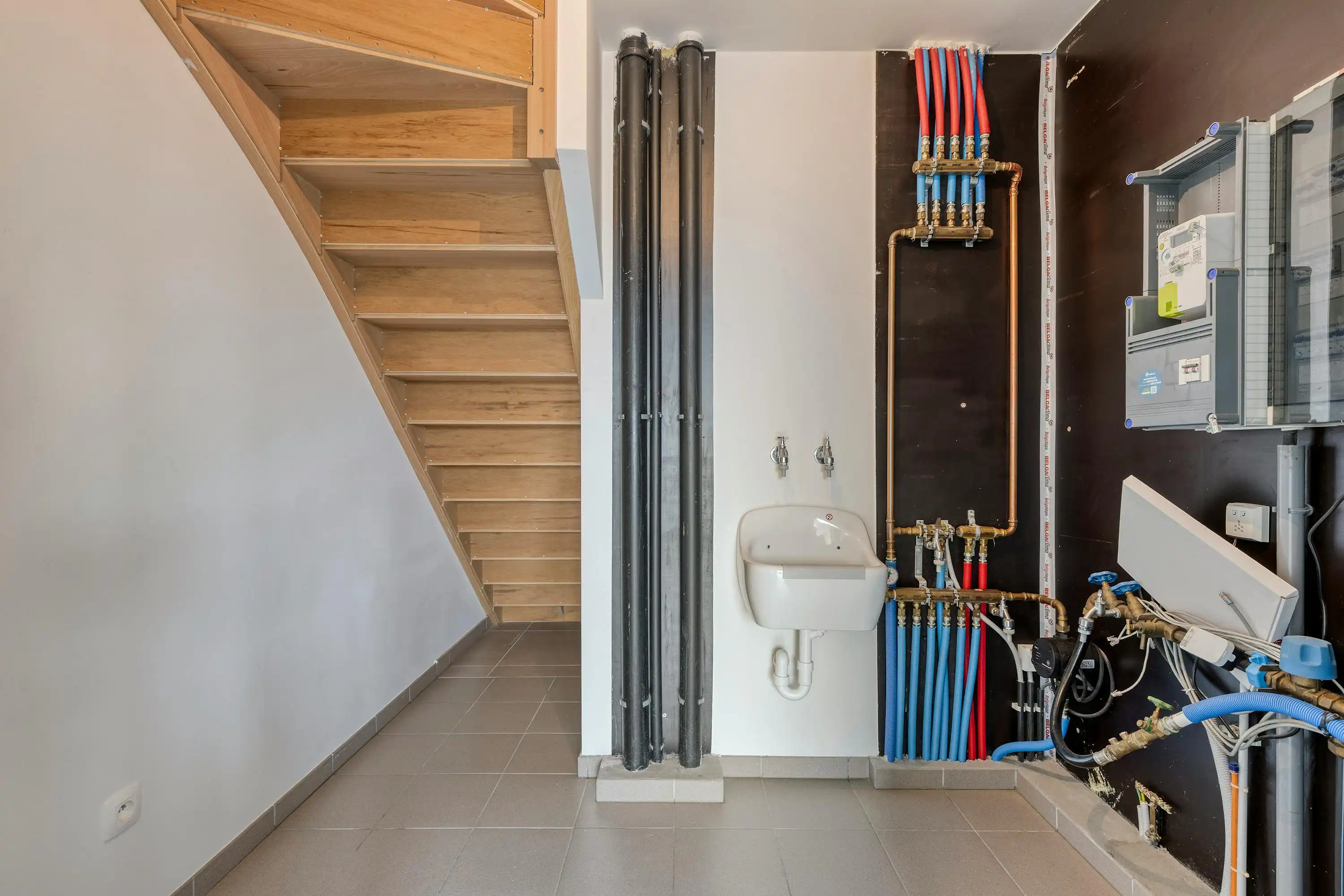 Instapklare en lichtrijke woning met tuin in Rumbeke te koop foto 12
