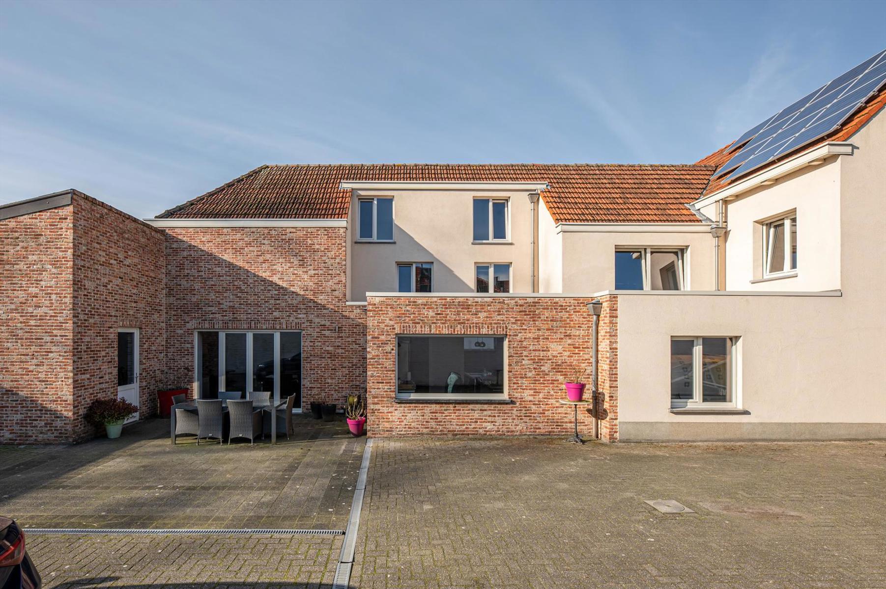 Woning met multifunctioneel gelijkvloers en magazijn/garage op een perceel van 536m². foto 28