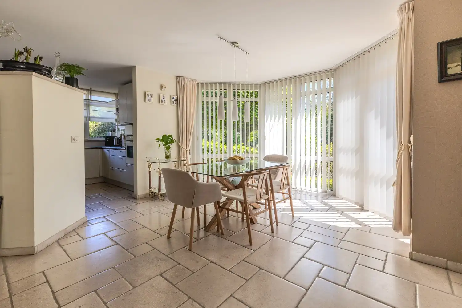 Ruime, instapklare vrijstaande woning met 5 slaapkamers en 3 badkamers in het gezellige Neerharen! foto 13