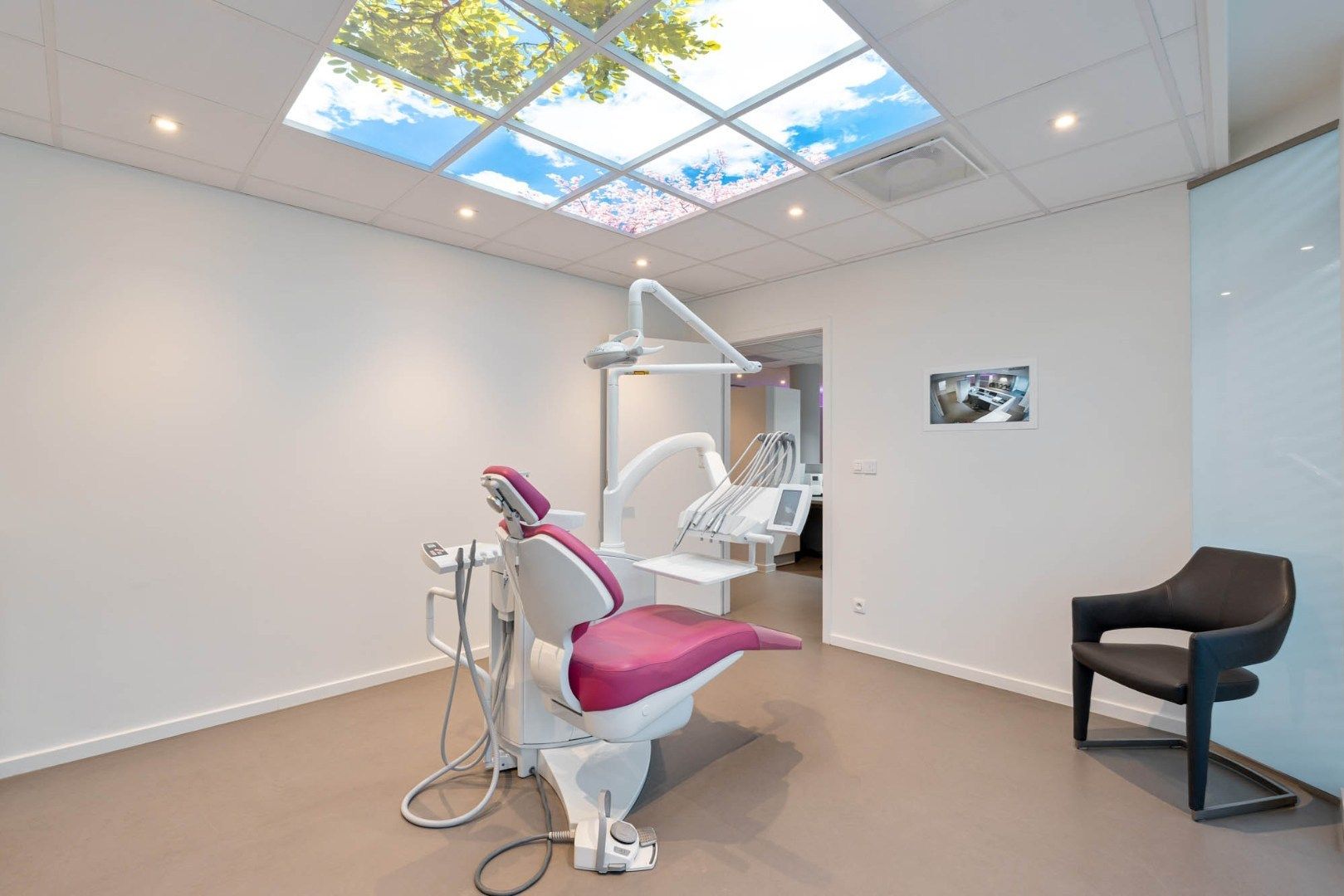 Ruim, zeer energiezuinig kantoor in het centrum van Neeroeteren met diverse mogelijkheden!   foto 14