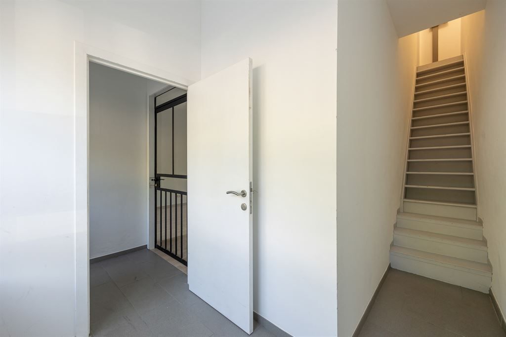 Handelswoning met op heden 2 units foto 13