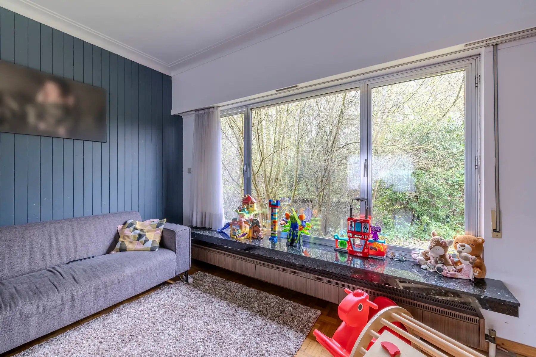 Rustig gelegen te renoveren woning met 2 slp op mooi perceel foto 8