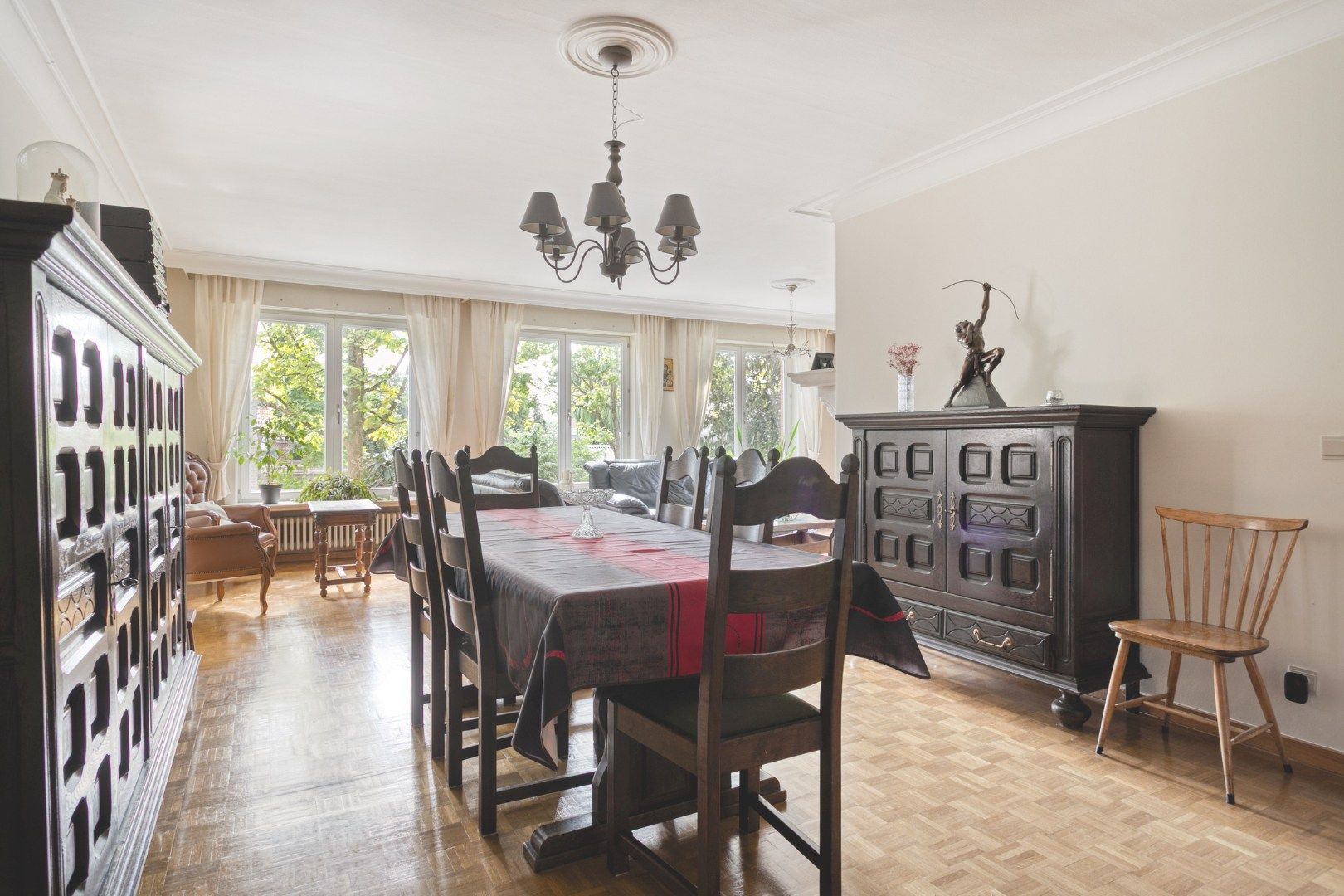 Mooi, uiterst lichtrijk appartement in het hart van Wevelgem! foto 3