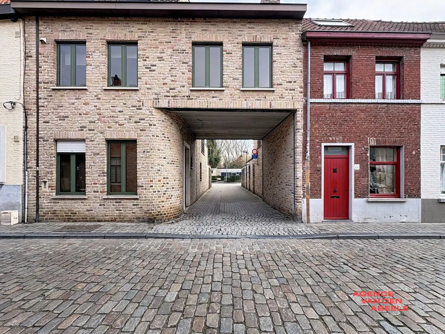 Gesloten garagebox in garagecomplex! foto 2