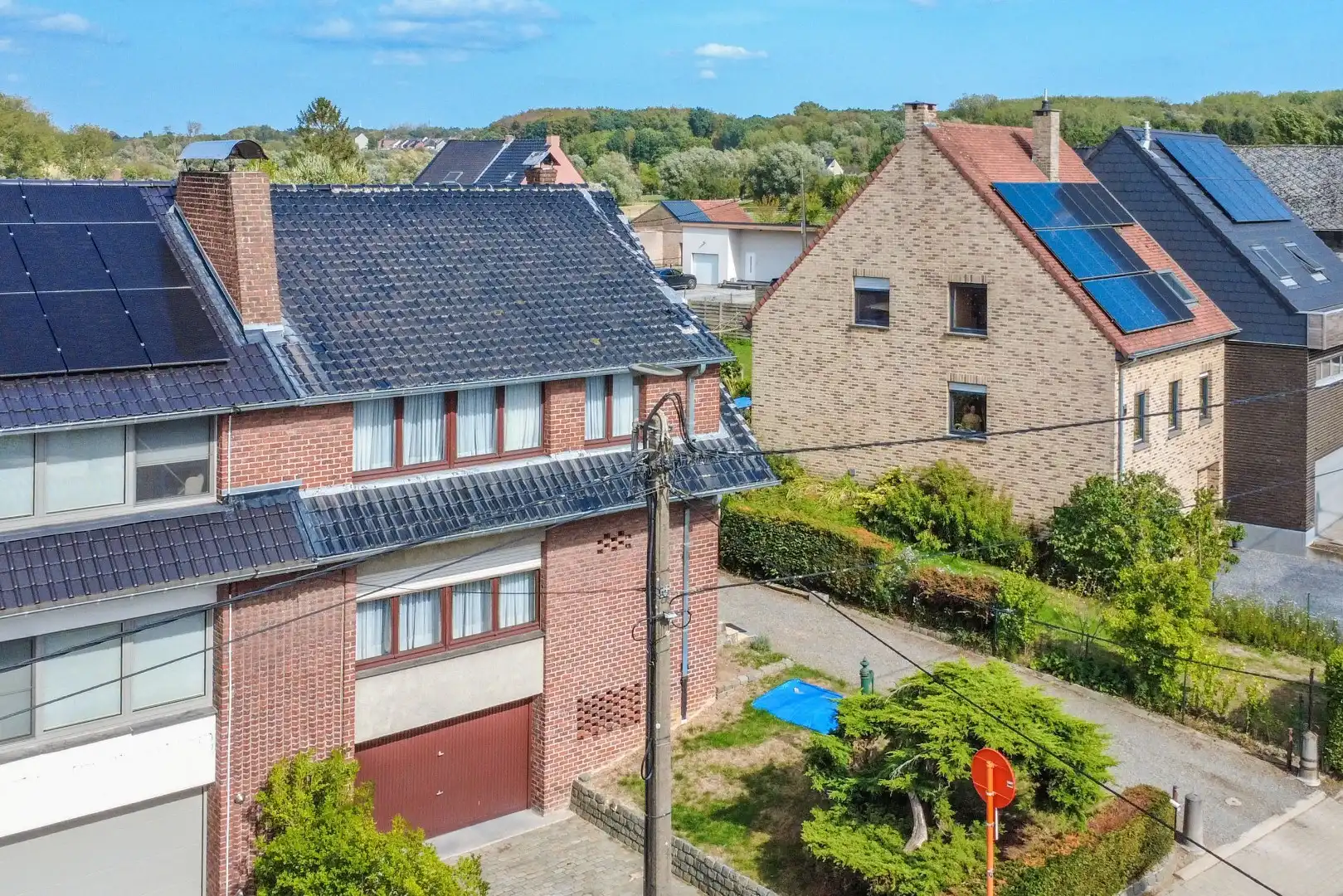RUIME WONING MET 3 SLAAPKAMERS, GARAGE & TUIN ! foto 2