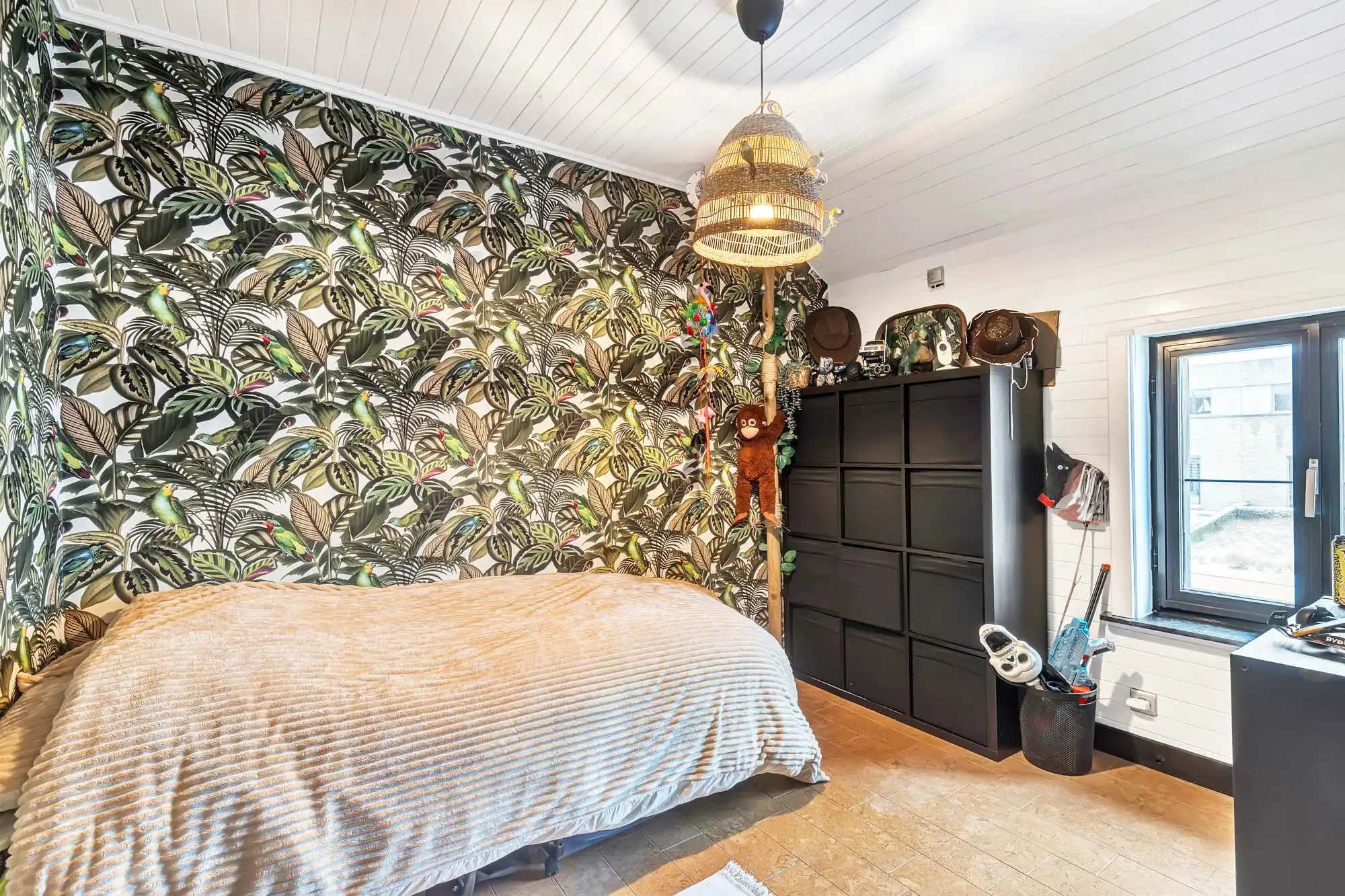 Instapklare gezinswoning met achteruitweg en garage foto 13