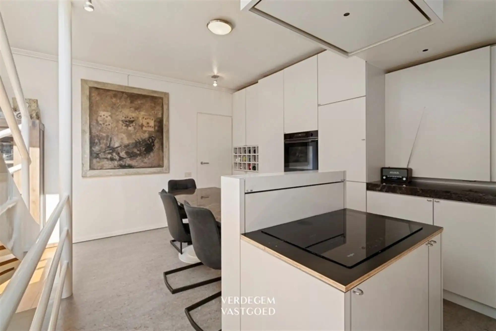 Prachtig historisch pand met handelsruimte en woonst in Patershol foto 8