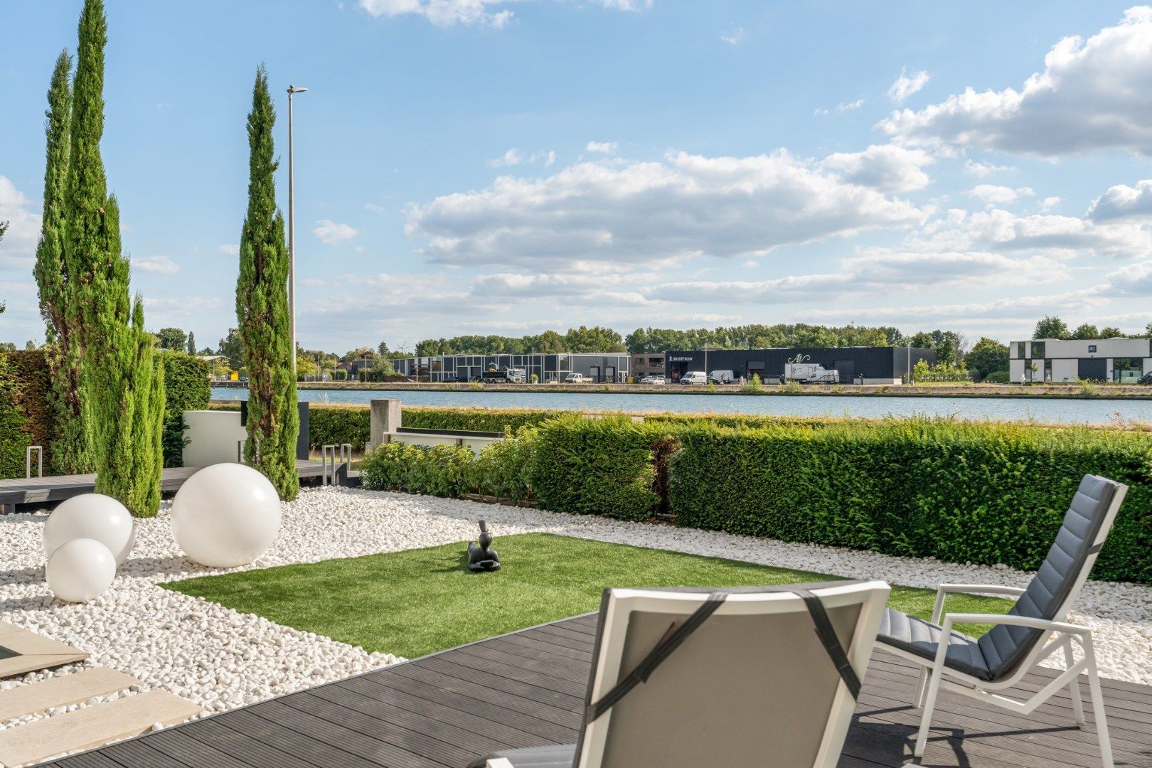 Unieke designvilla met zwembad en panoramisch uitzicht op het Albertkanaal foto 3