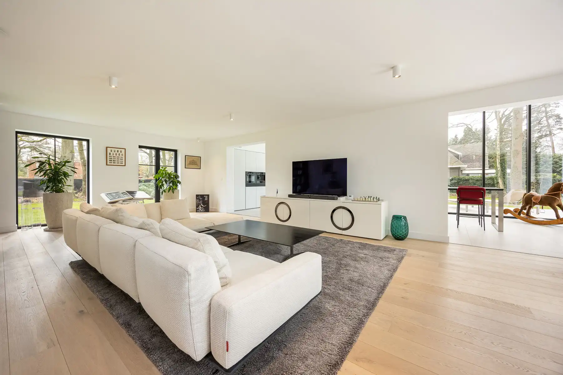 Luxueuze vernieuwbouwvilla met high-end afwerking foto 6