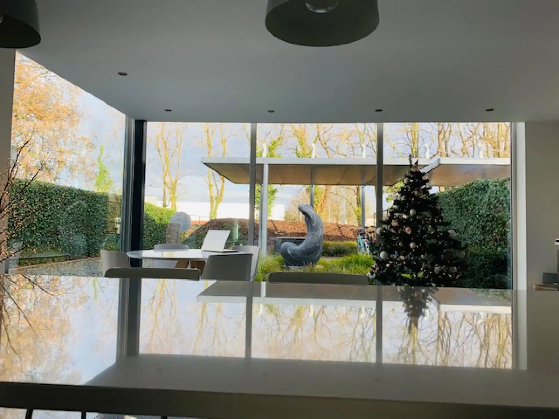 Moderne halfopen woning met 3 slaapkamers foto 2