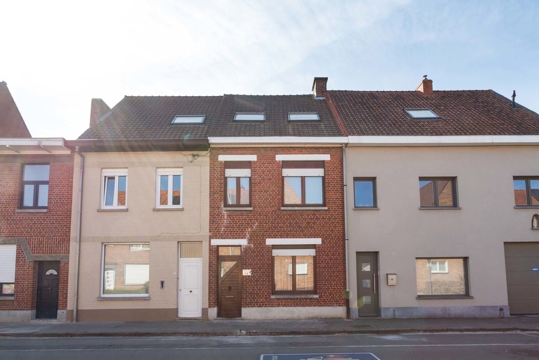 Ruime gezinswoning in Rumbeke foto {{pictureIndex}}