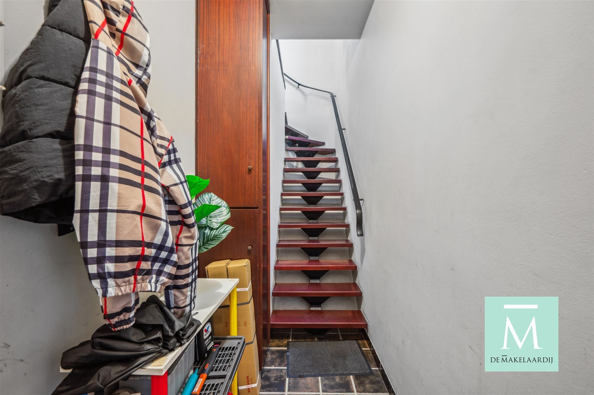 Op te frissen duplex-appartement, 3 slaapkamers en terras op toplocatie! foto 2