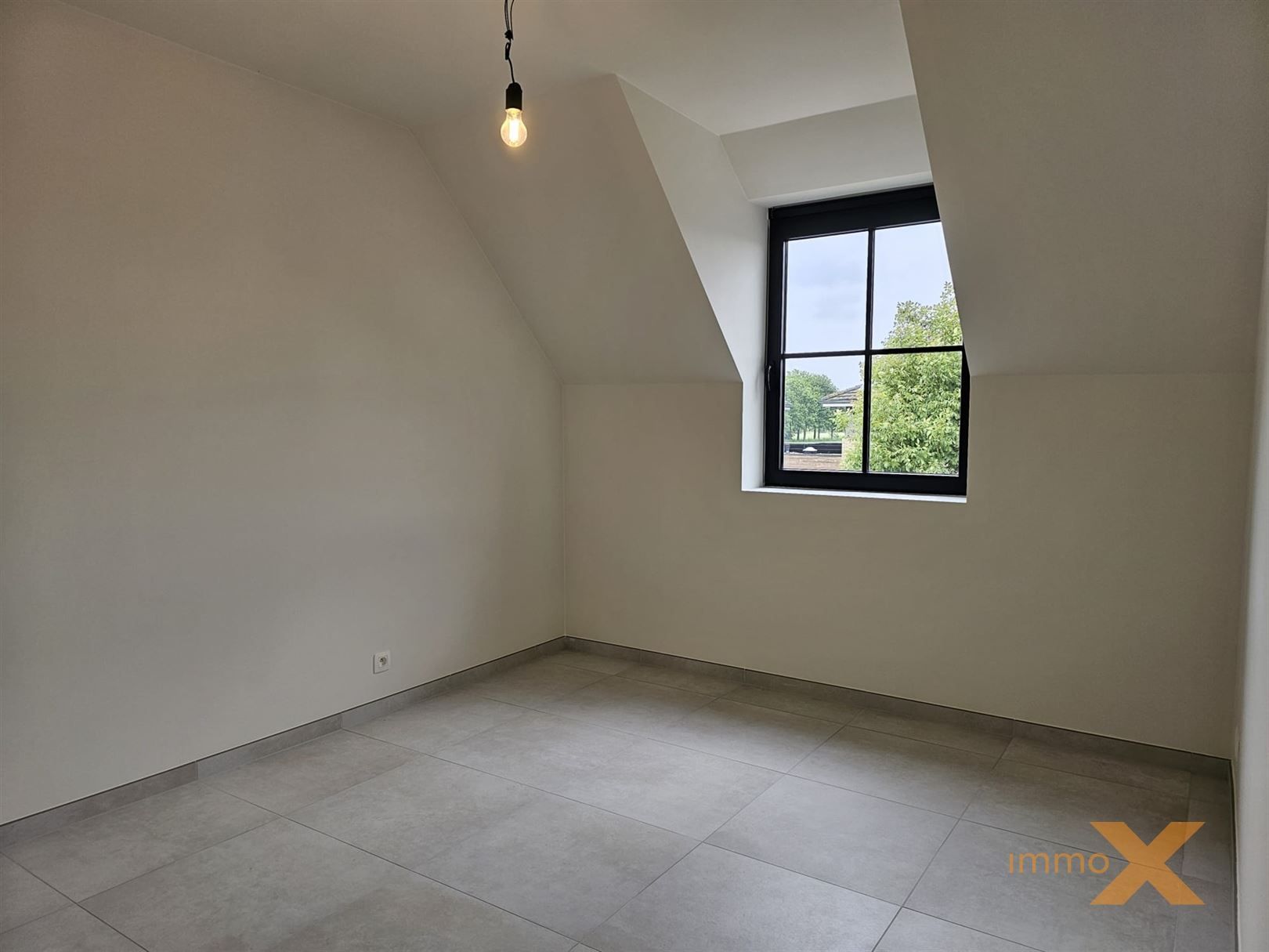 PRACHTIG AFGEWERKTE NIEUWBOUWWONING foto 25