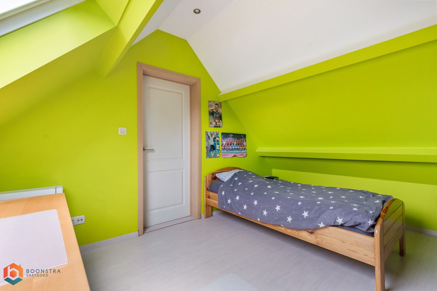 Kwalitatieve woning met 5 slpkrs op mooi perceel foto 23