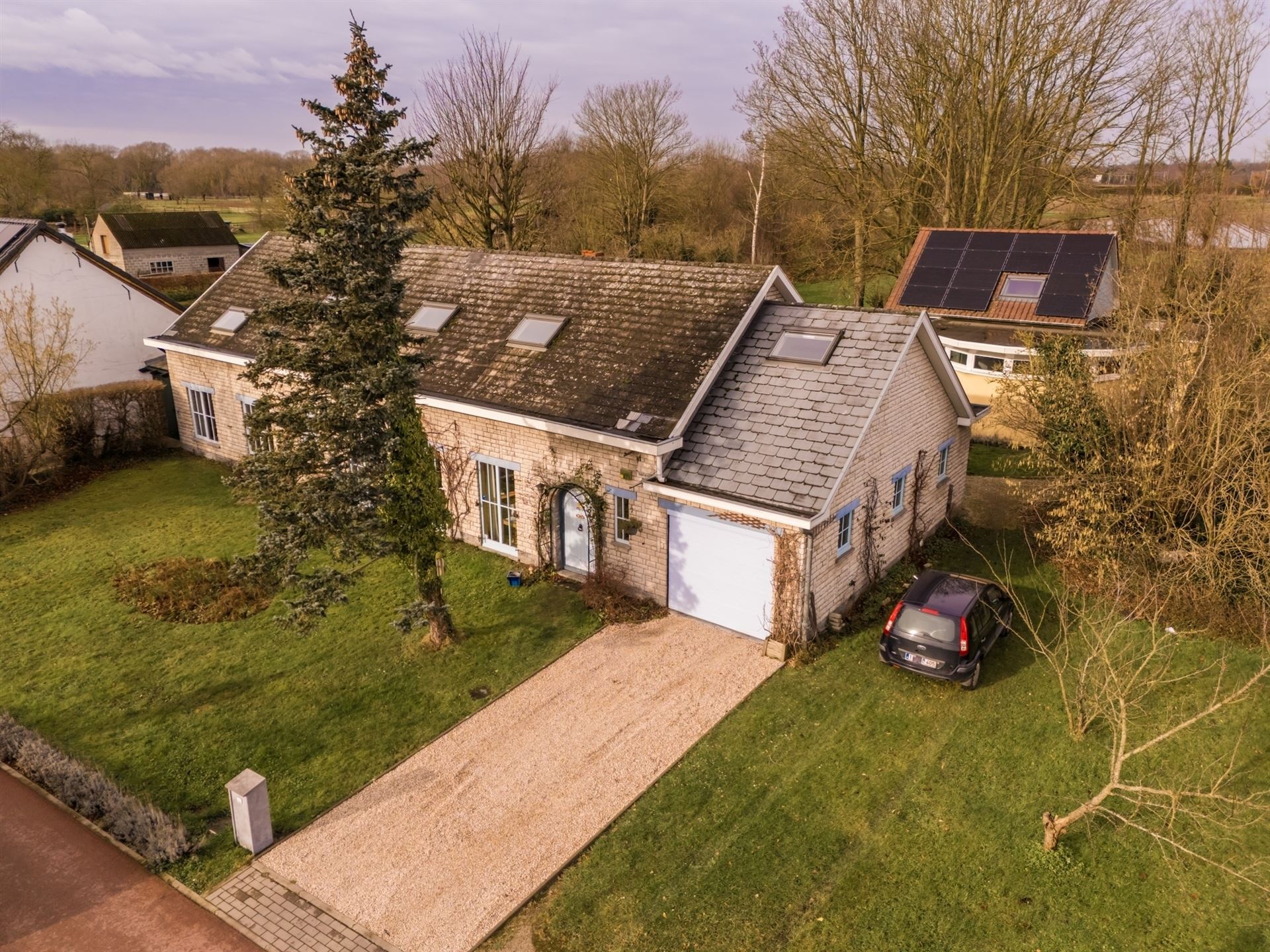 Ruime villa met extra woonhuis/praktijk op 4853m²! foto 28