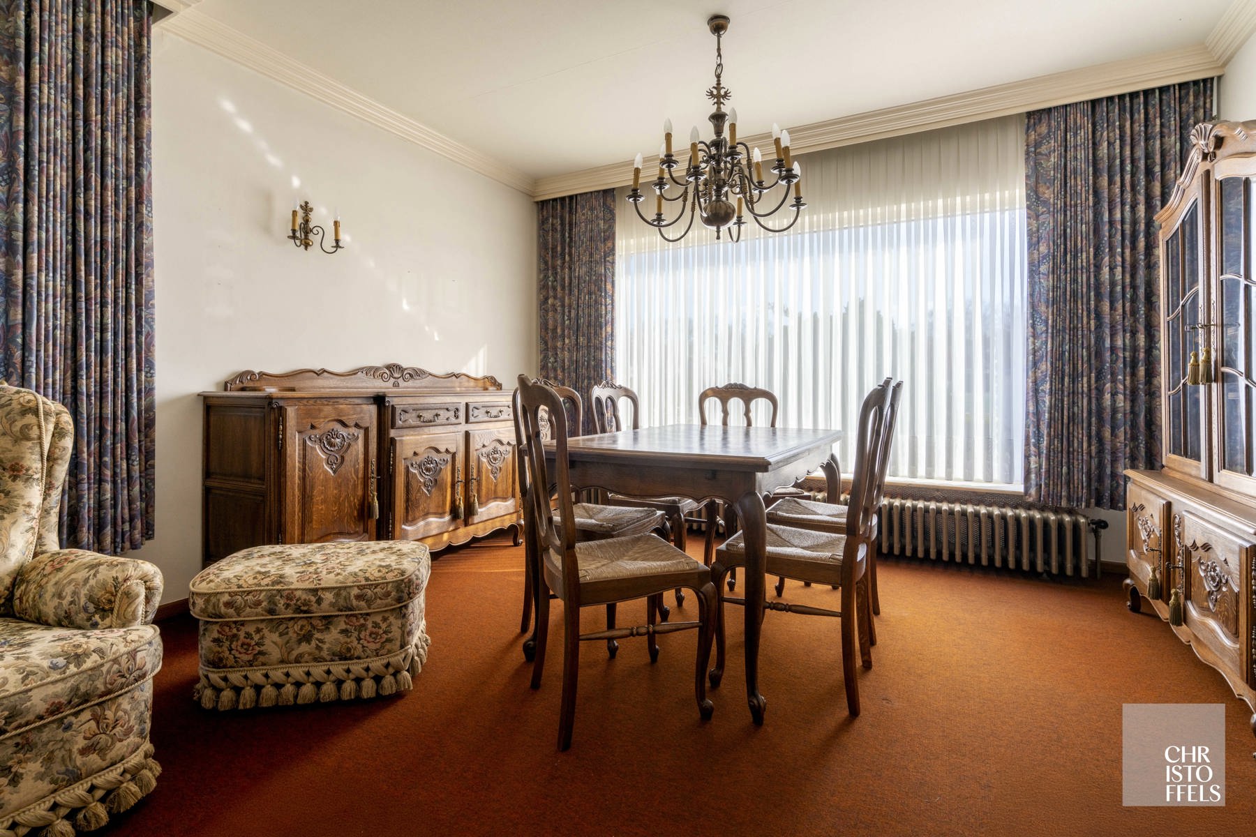 Te renoveren woning in vooraanstaande buurt te Lanaken!  foto 3