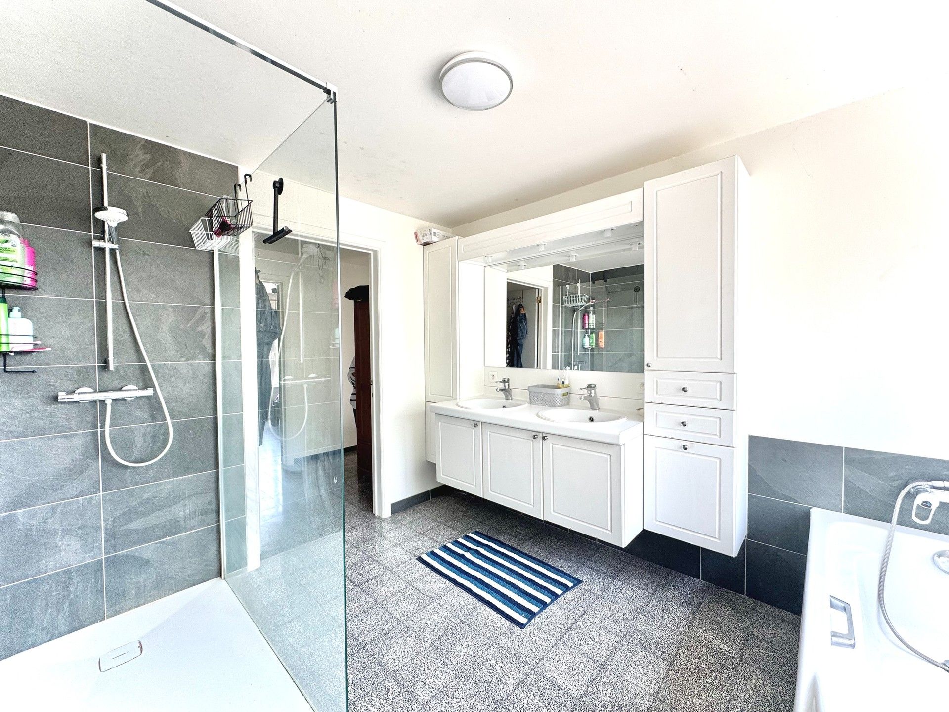 LANDELIJK GELEGEN HALFOPEN WONING foto 20