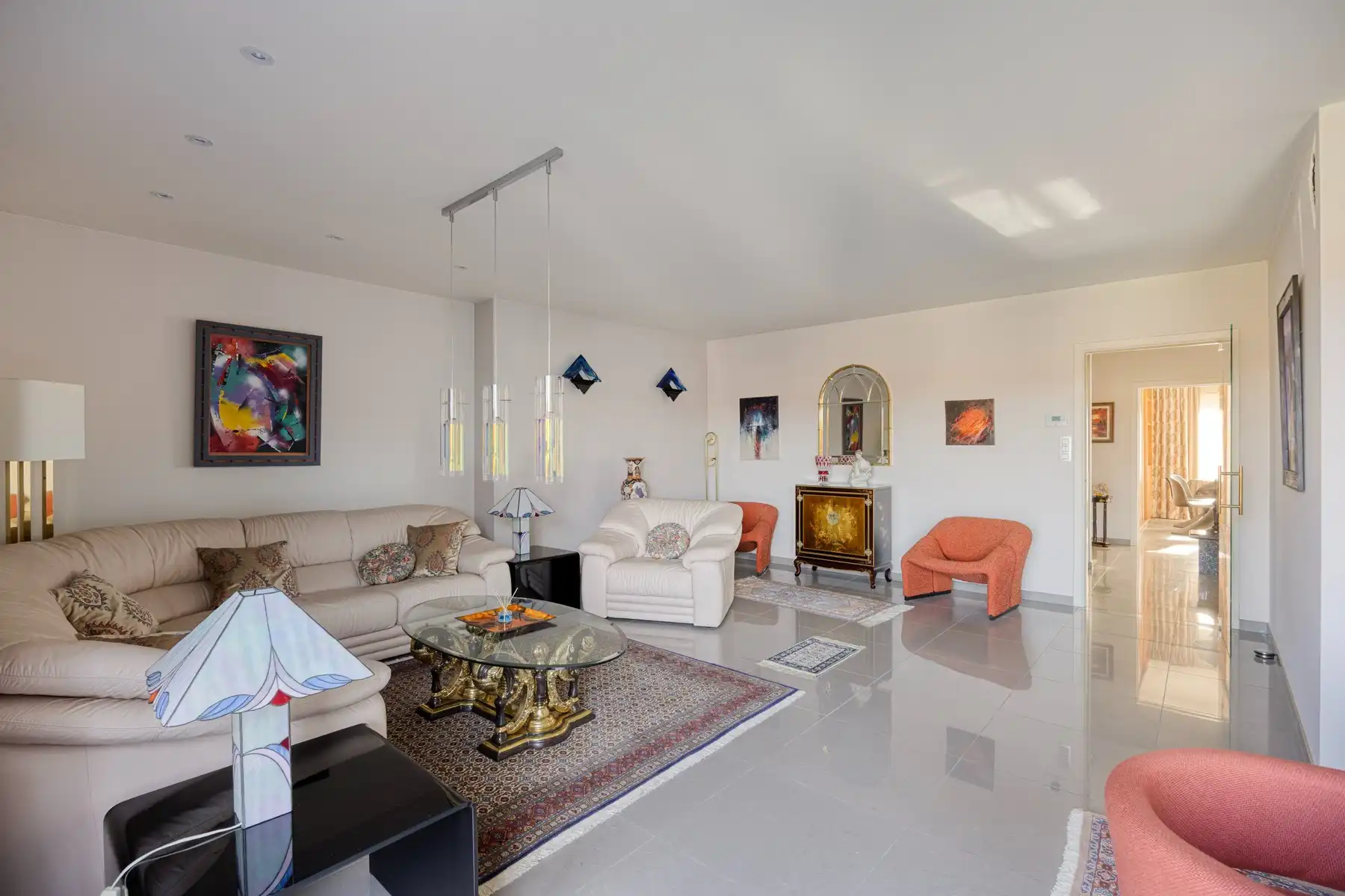 Mooi appartement met tijdloze architectuur in nieuwstaat foto 11