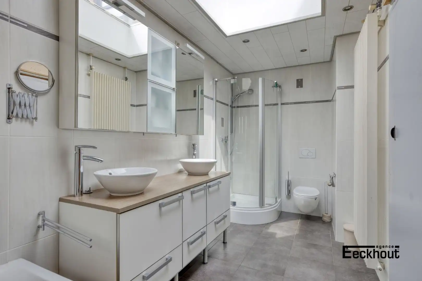 Ruime woning met diepe tuin in een rustige straat te Oostende! foto 14