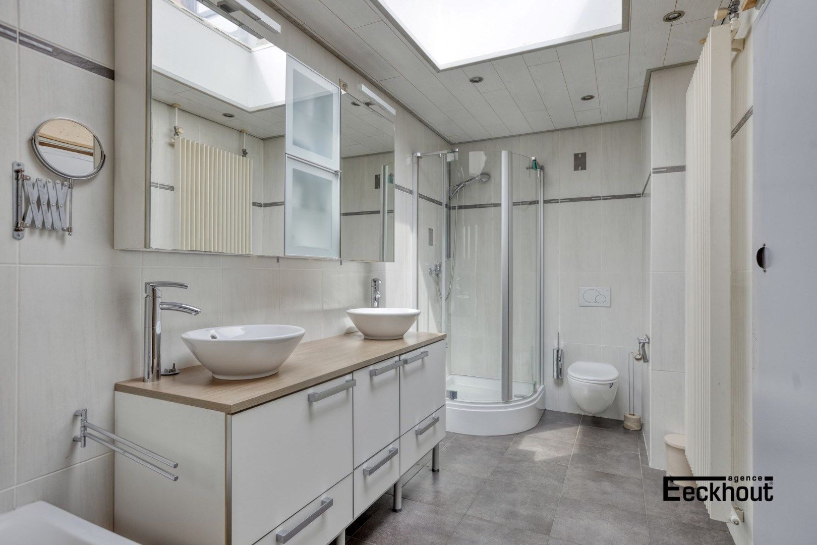 Ruime woning met diepe tuin in een rustige straat te Oostende! foto 14