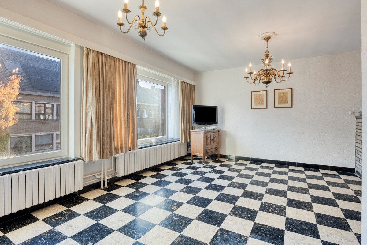 Energiezuinig bel-etage woning met zonnige tuin nabij het Sint-Pietersstation foto 3