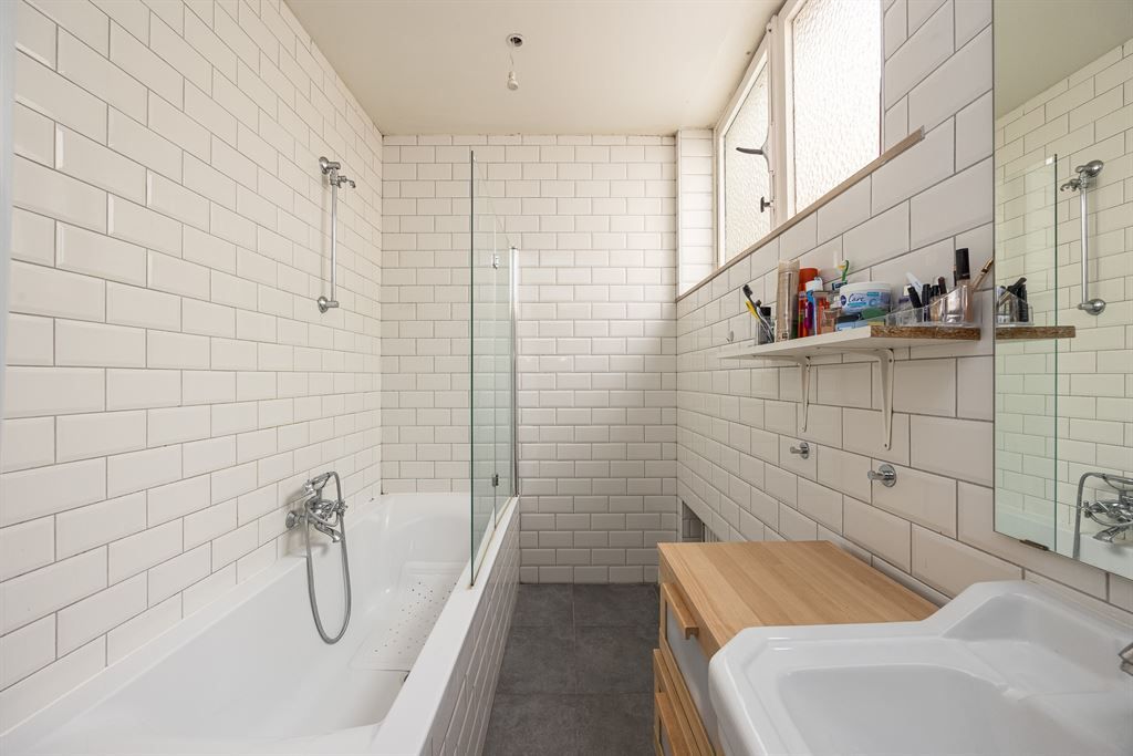 Lichtrijk appartement met ruime leefruimte foto 13