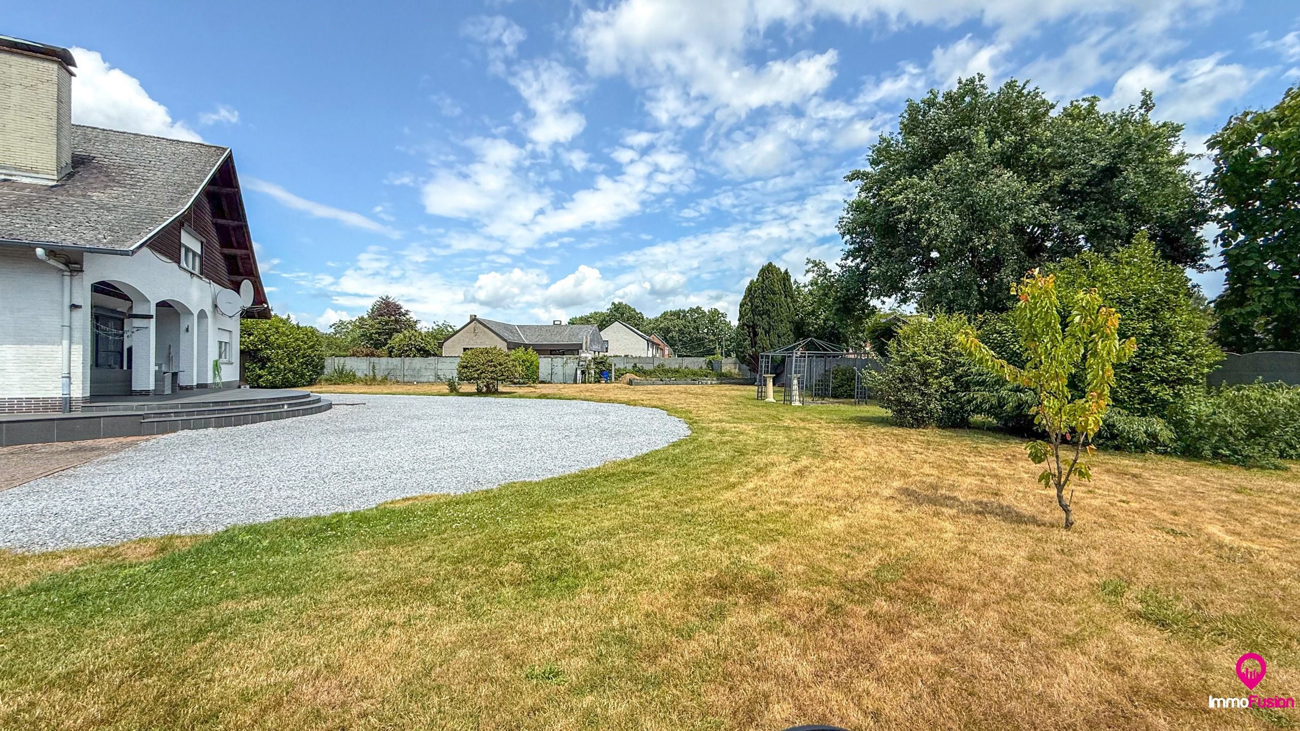 Instapklare, ruime woning met 6 slpks en enorme tuin op 26a! foto 43