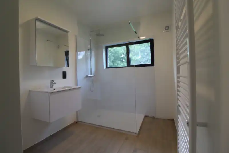 Moderen en lichtrijk appartement in Roeselare foto 5
