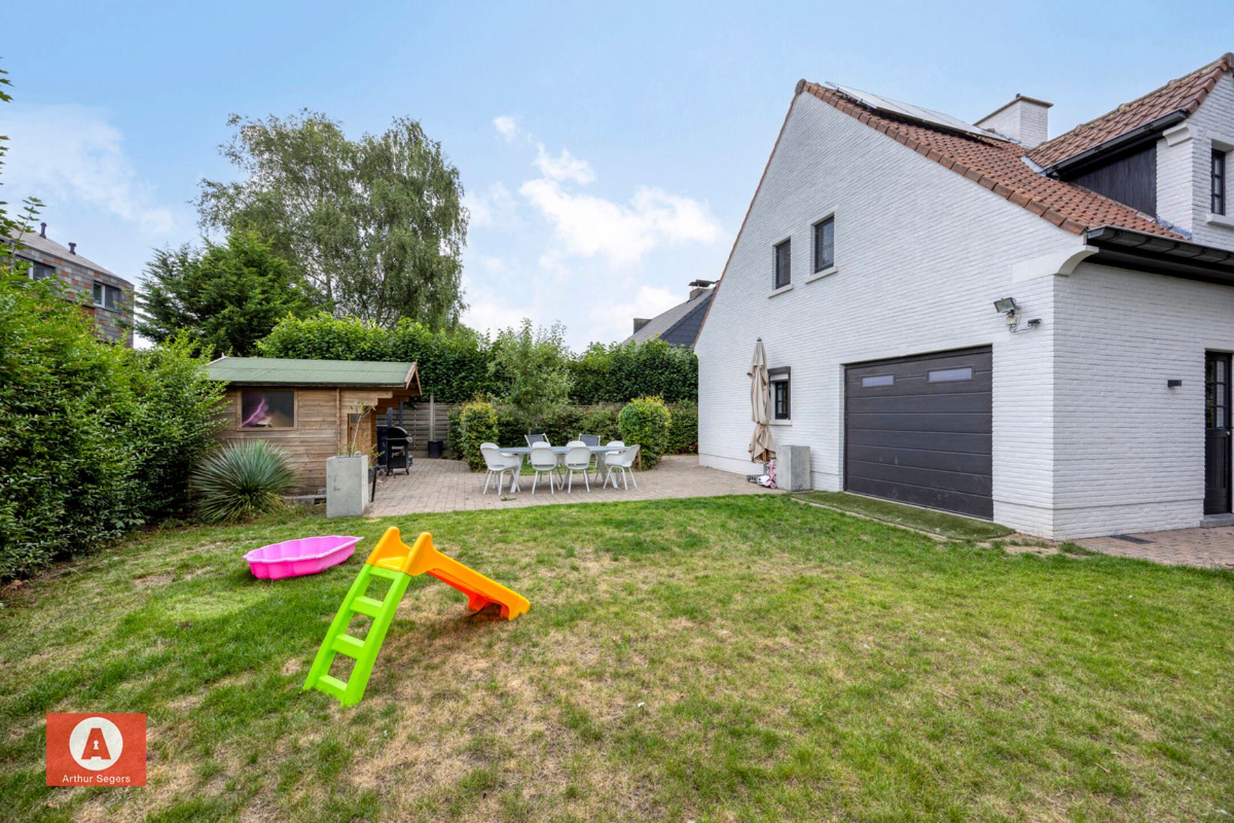 Landelijke open bebouwing in rustige, doodlopende straat foto 24