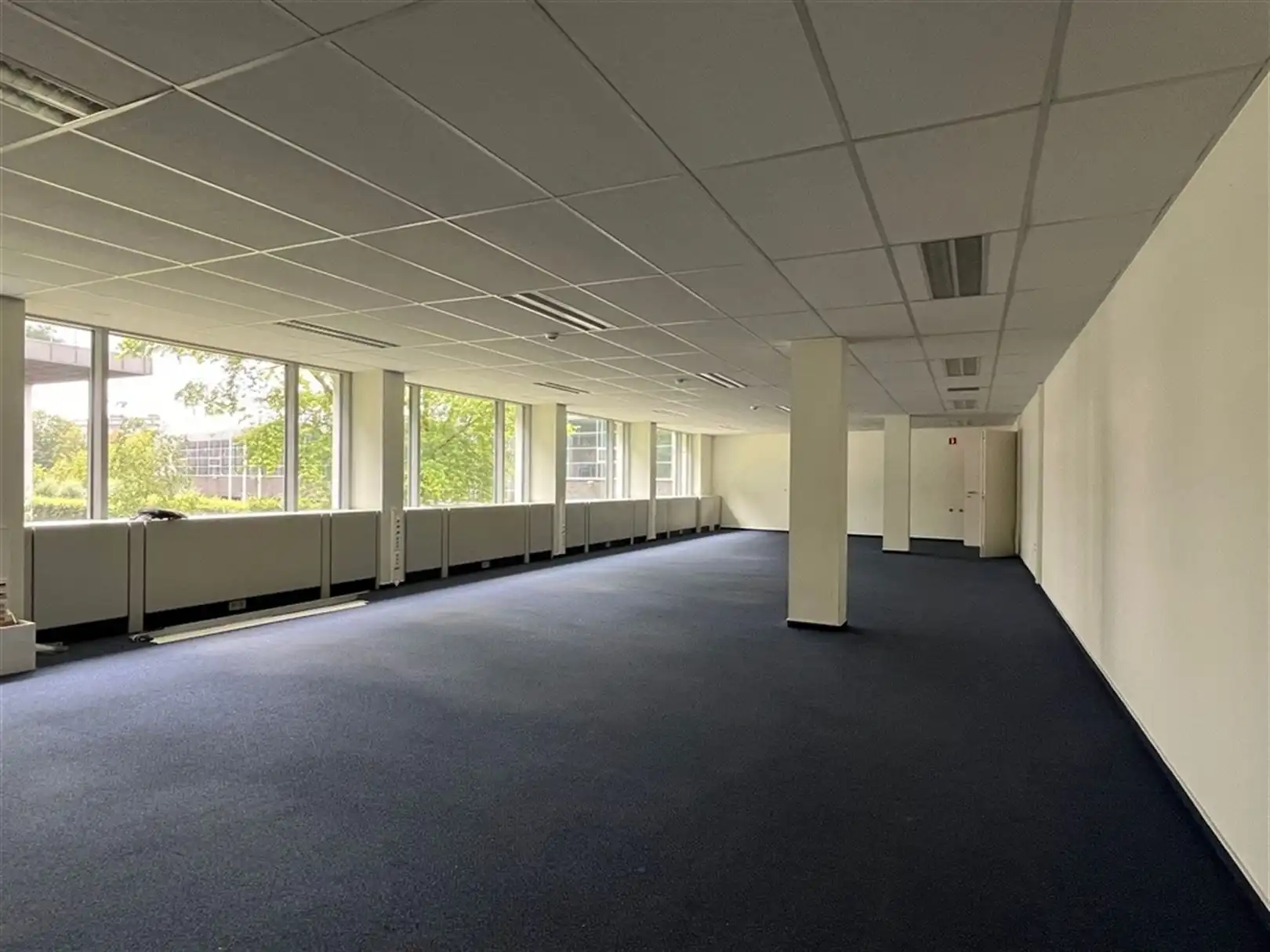 Lichtrijke instapklare kantoren tot 688m²  in UCO toren te Gent foto 2