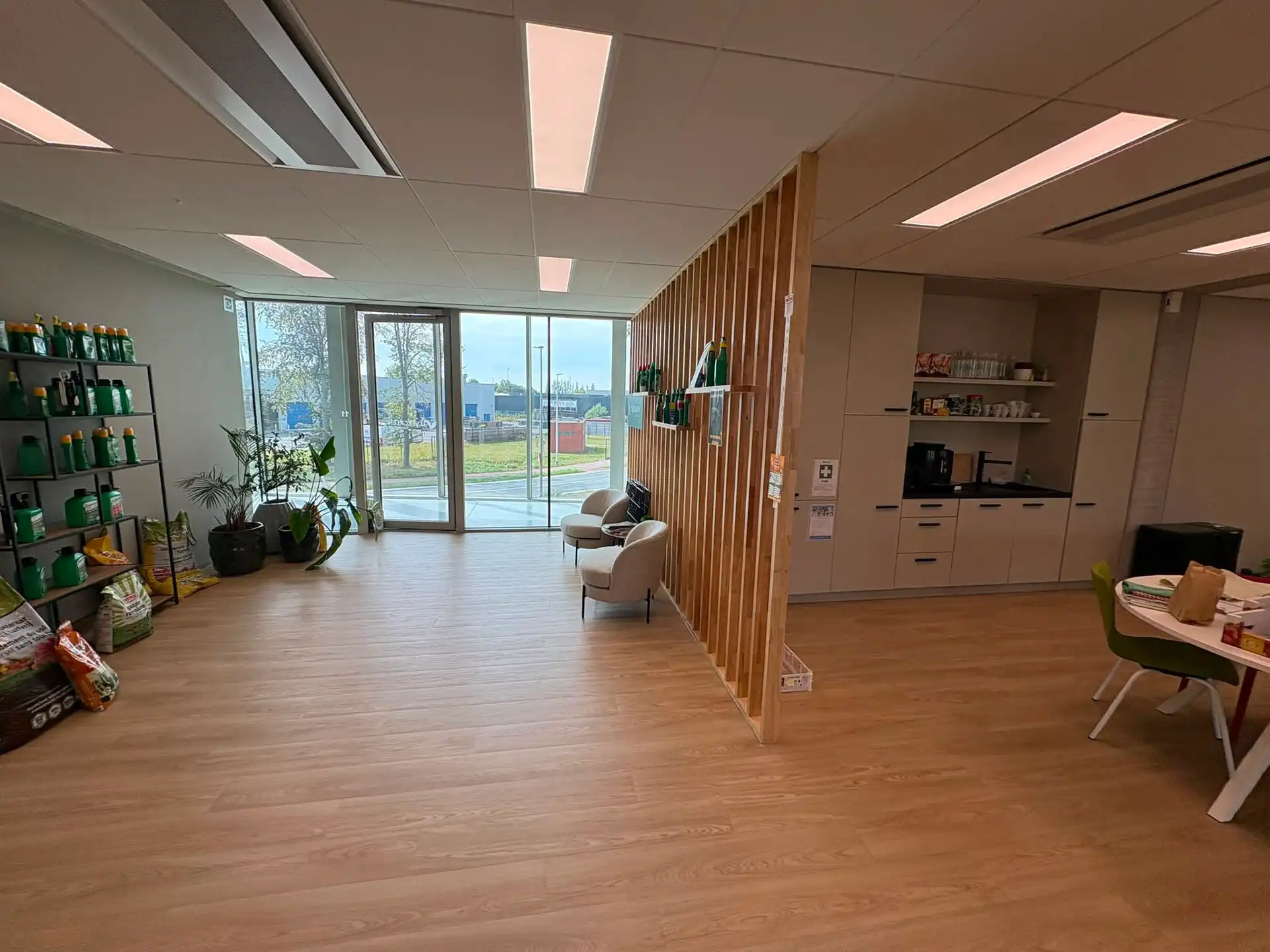 Moderne kantoorruimte 445 m² op toplocatie E17 in Lokeren foto 25