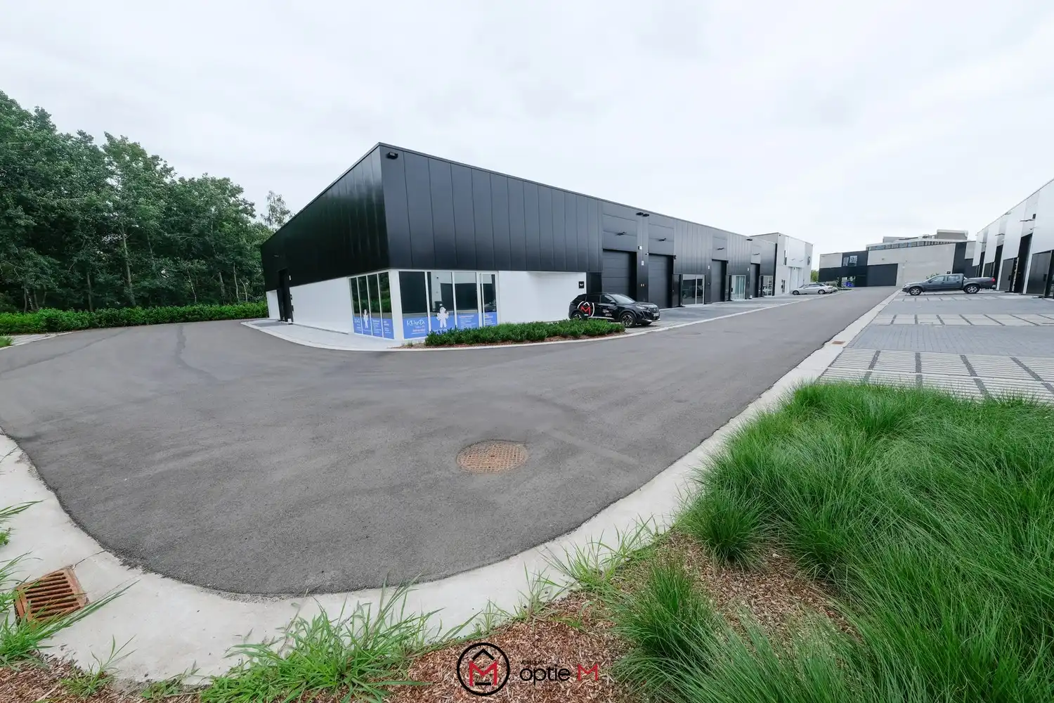 CENTRAAL GELEGEN KMO-UNIT 250m² foto 10