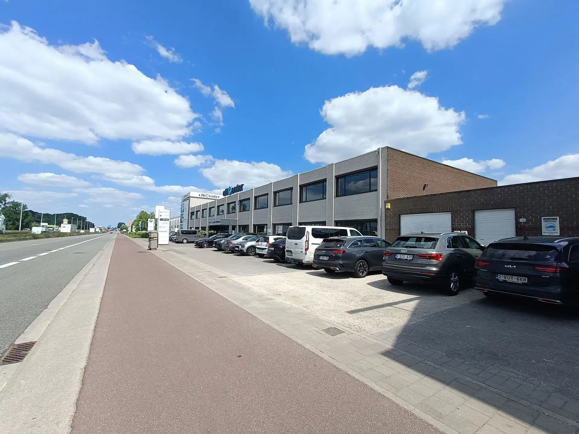 Kantoorgebouw te koop op uiterst strategische locatie foto 8