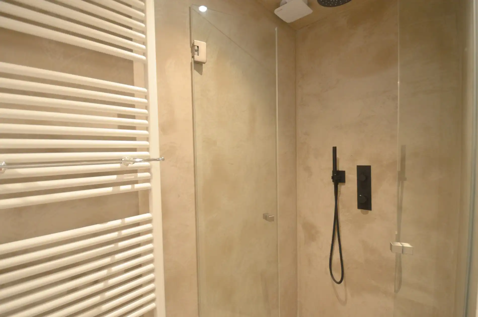 Stijlvol, recent gerenoveerd appartement met frontaal zeezicht. foto 18