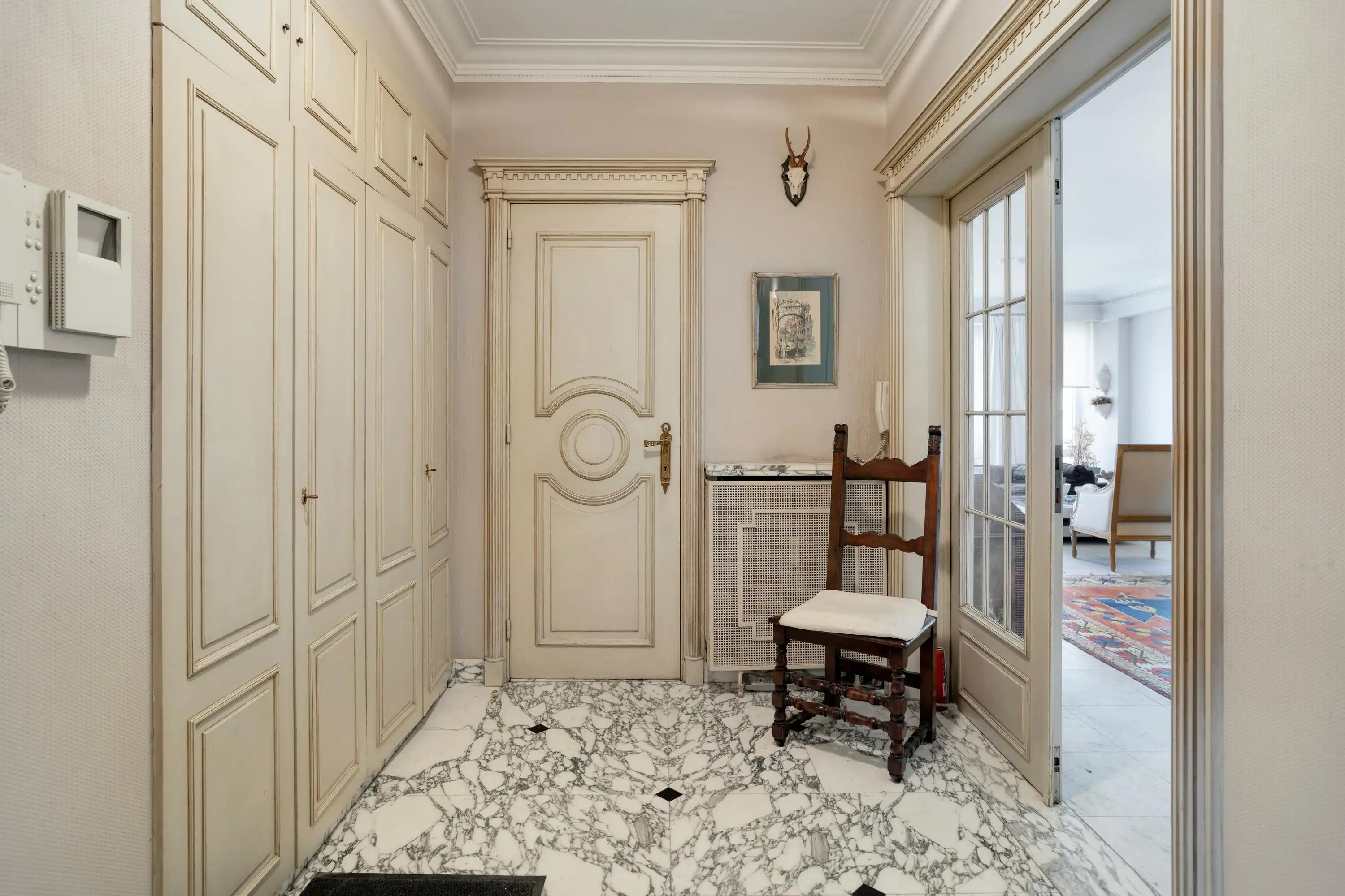 Ruim appartement (ca. 146m²) te koop aan de Italiëlei in Antwerpen foto 6