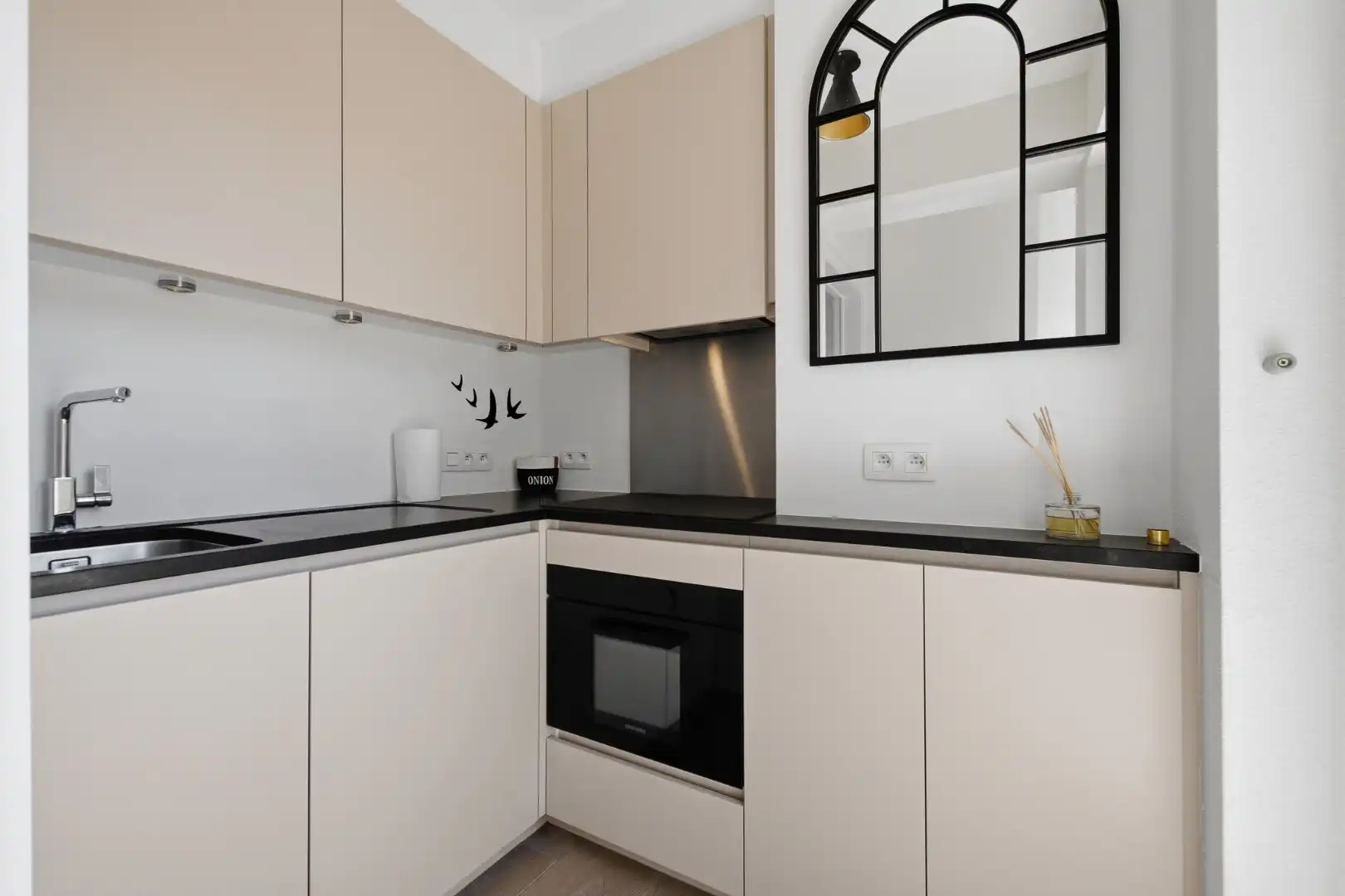 Instapklaar en gemeubeld 1-slaapkamerappartement met terras in hartje Wenduine foto 8