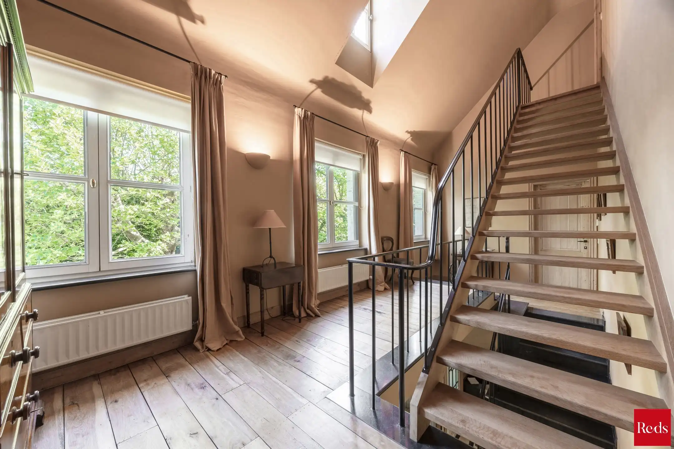 Statige luxevilla op royaal perceel van 3.877 m² met zwembad foto 37