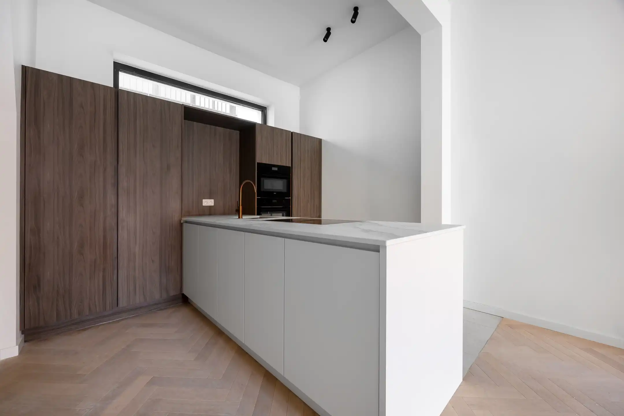 Gelijkvloers appartement met 2 slpk nabij Groen Kwartier foto {{pictureIndex}}