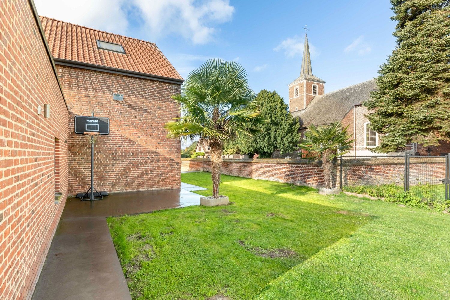 gezellige en ruime WONING met 2 multi-functionele BIJGEBOUWEN foto 4