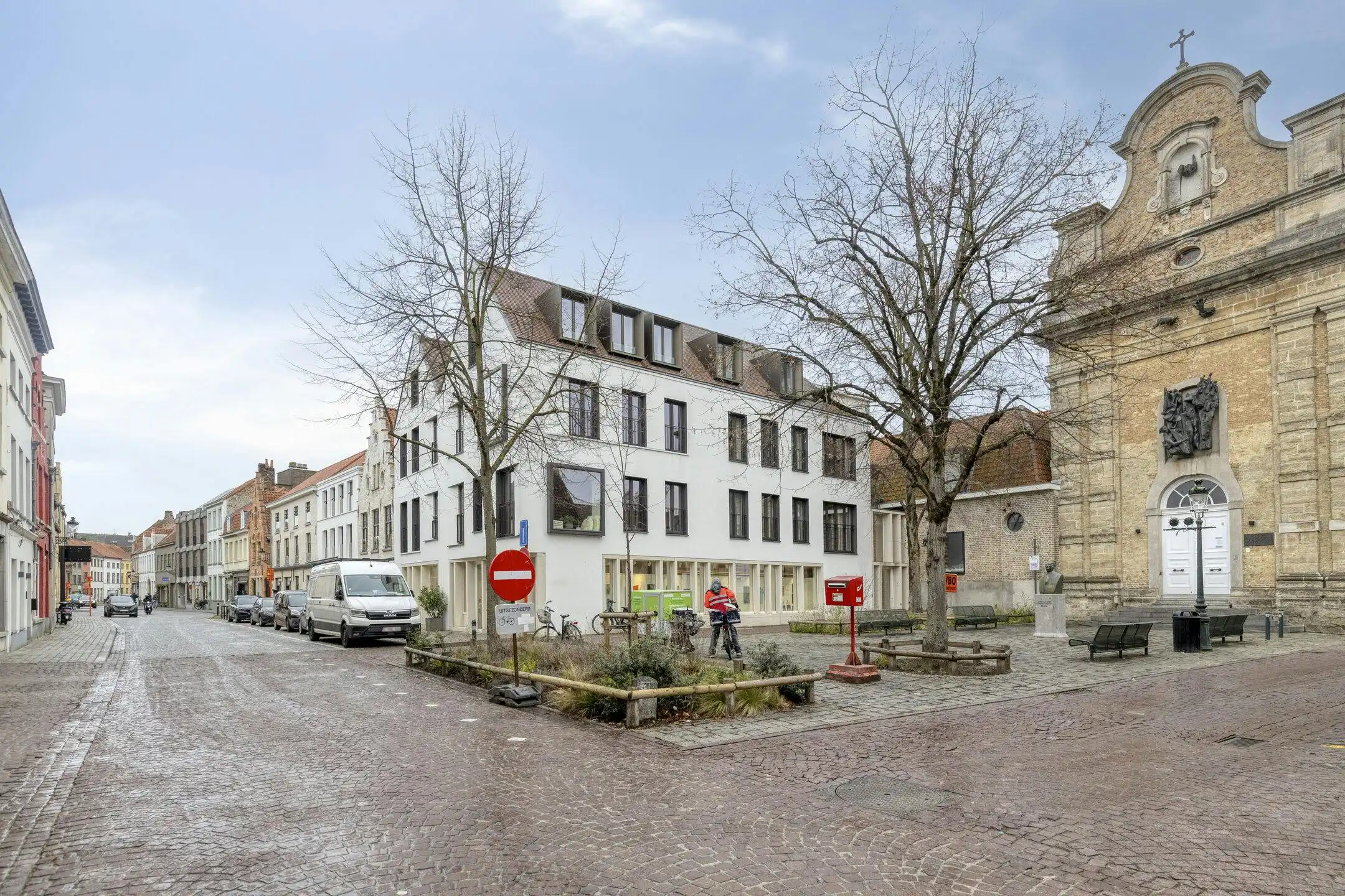 Te renoveren huis te koop in centrum Brugge foto 13