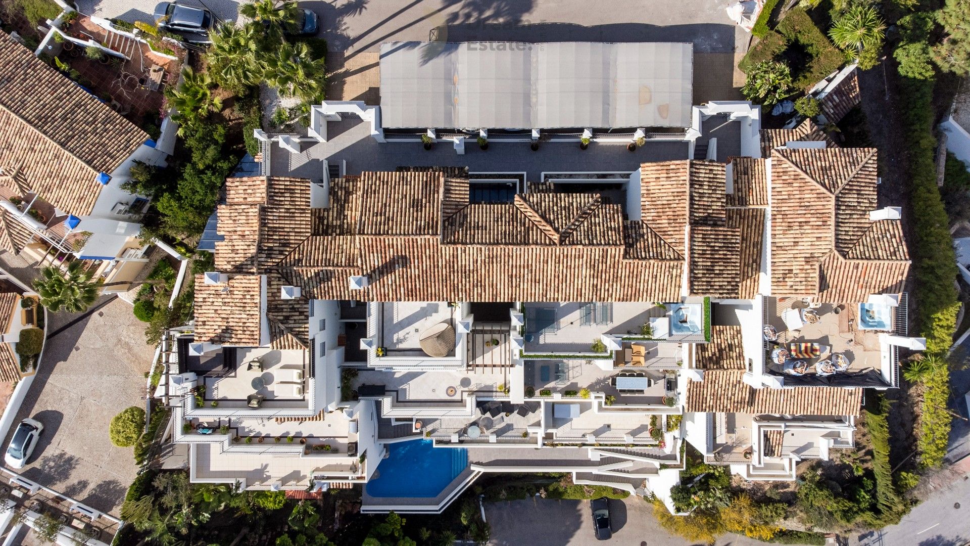 4 Slaapkamer duplex met adembenemende uitzichten te Las Colinas, Benahavís. foto 34